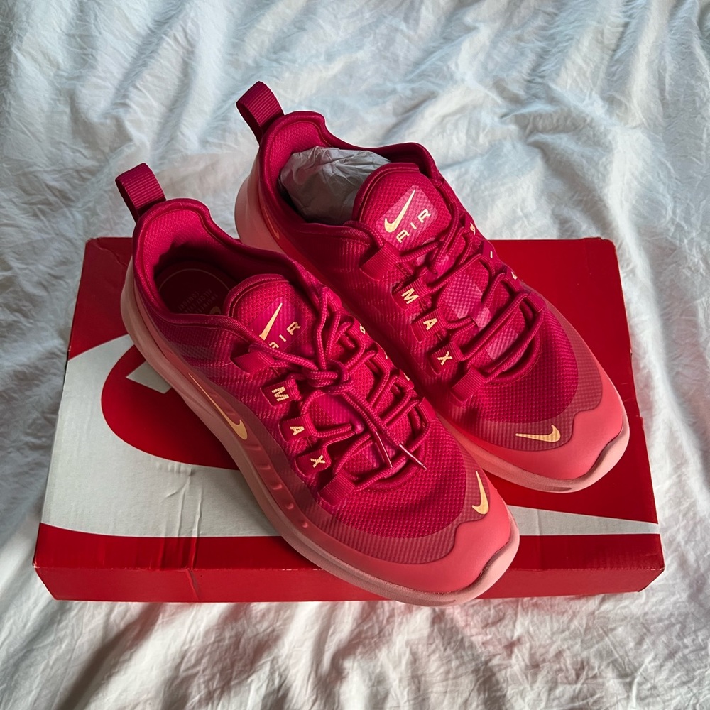 Nike Women’s Air Max Axis Sneakers